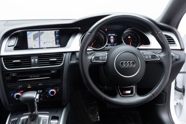 A5スポーツバック 2.0TFSIクワトロ Sライン 4WD