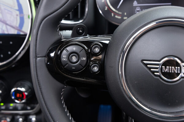 MINIクロスオーバー ジョン・クーパー・ワークス 4WD