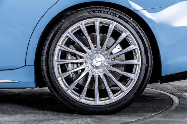 Sクラス S63 Eパフォーマンス 4WD
