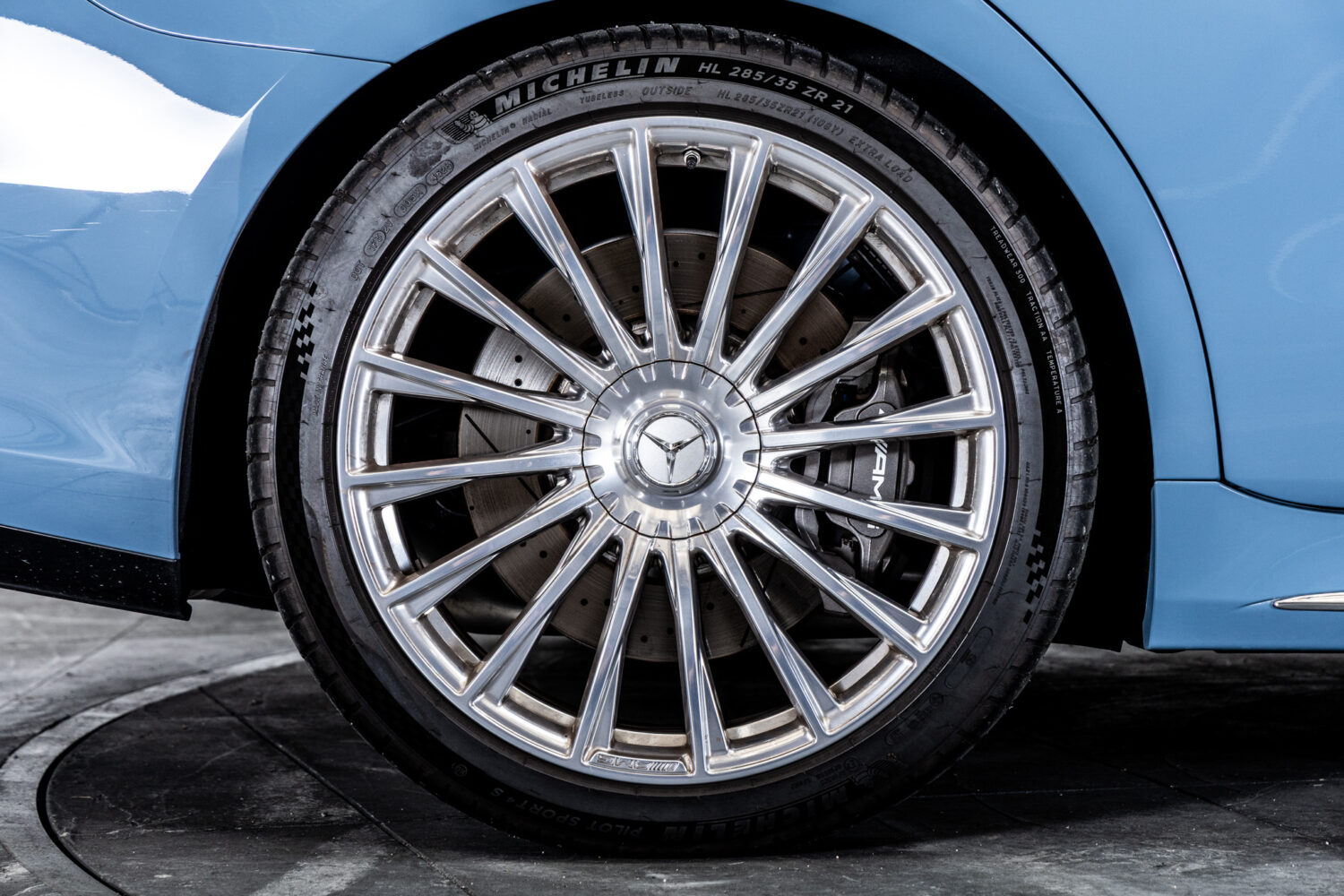 Sクラス S63 Eパフォーマンス 4WD