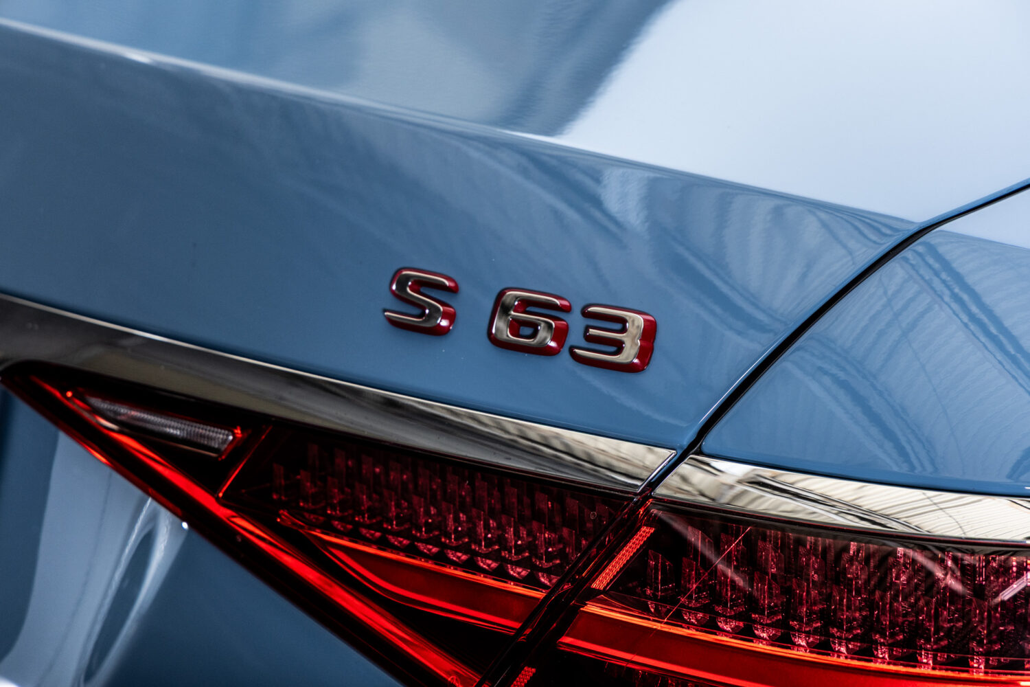 Sクラス S63 Eパフォーマンス 4WD