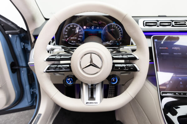 Sクラス S63 Eパフォーマンス 4WD