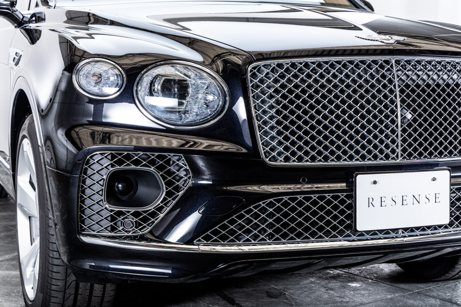ベンテイガ V8 4WD