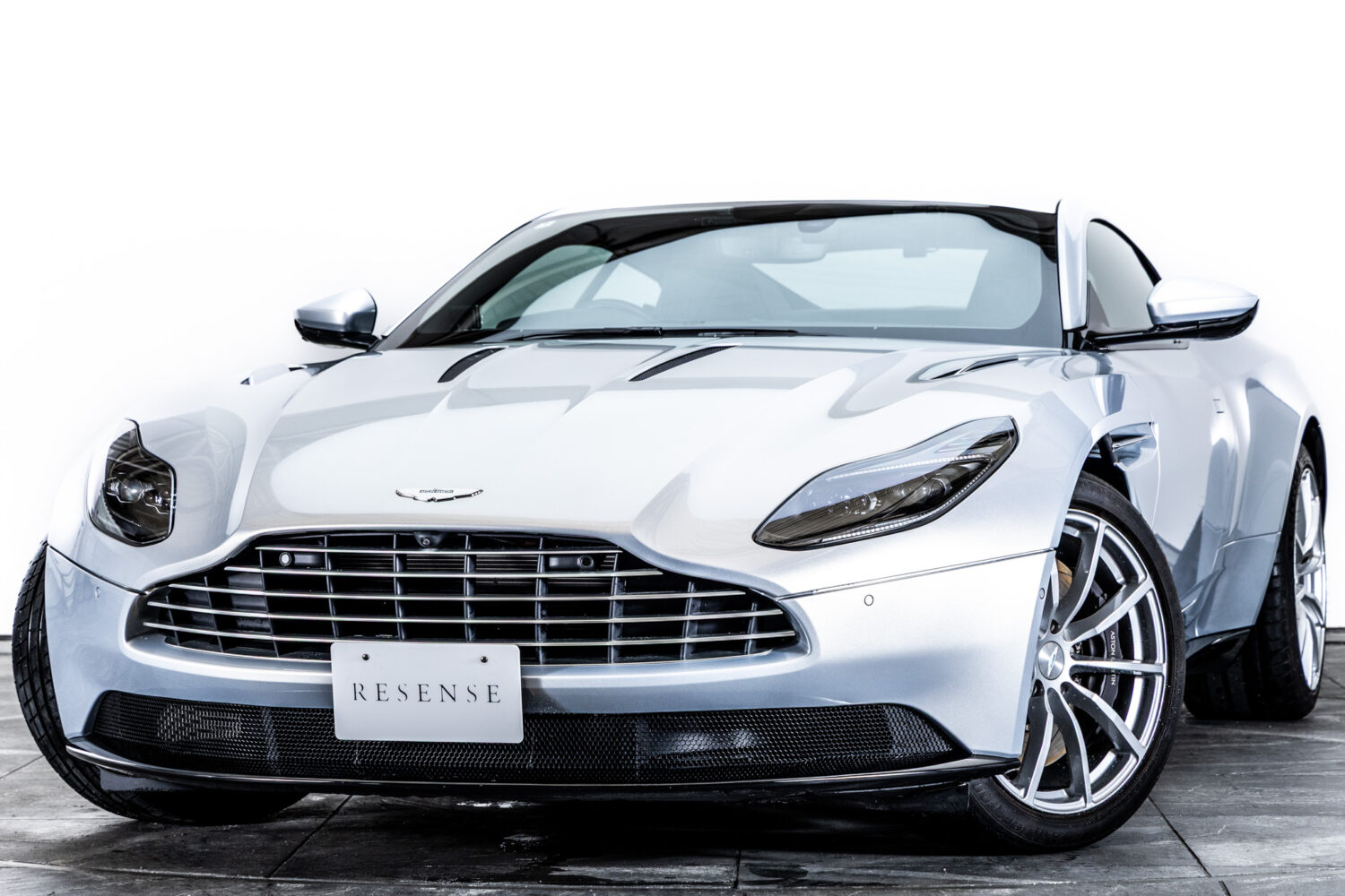 DB11 AMR