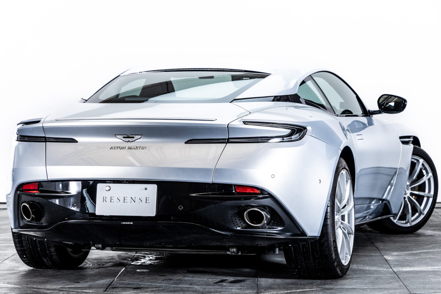 DB11 AMR
