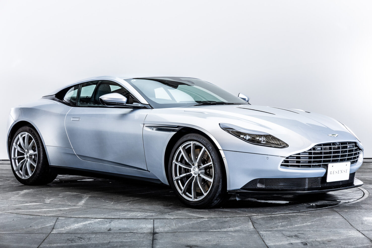 DB11 AMR