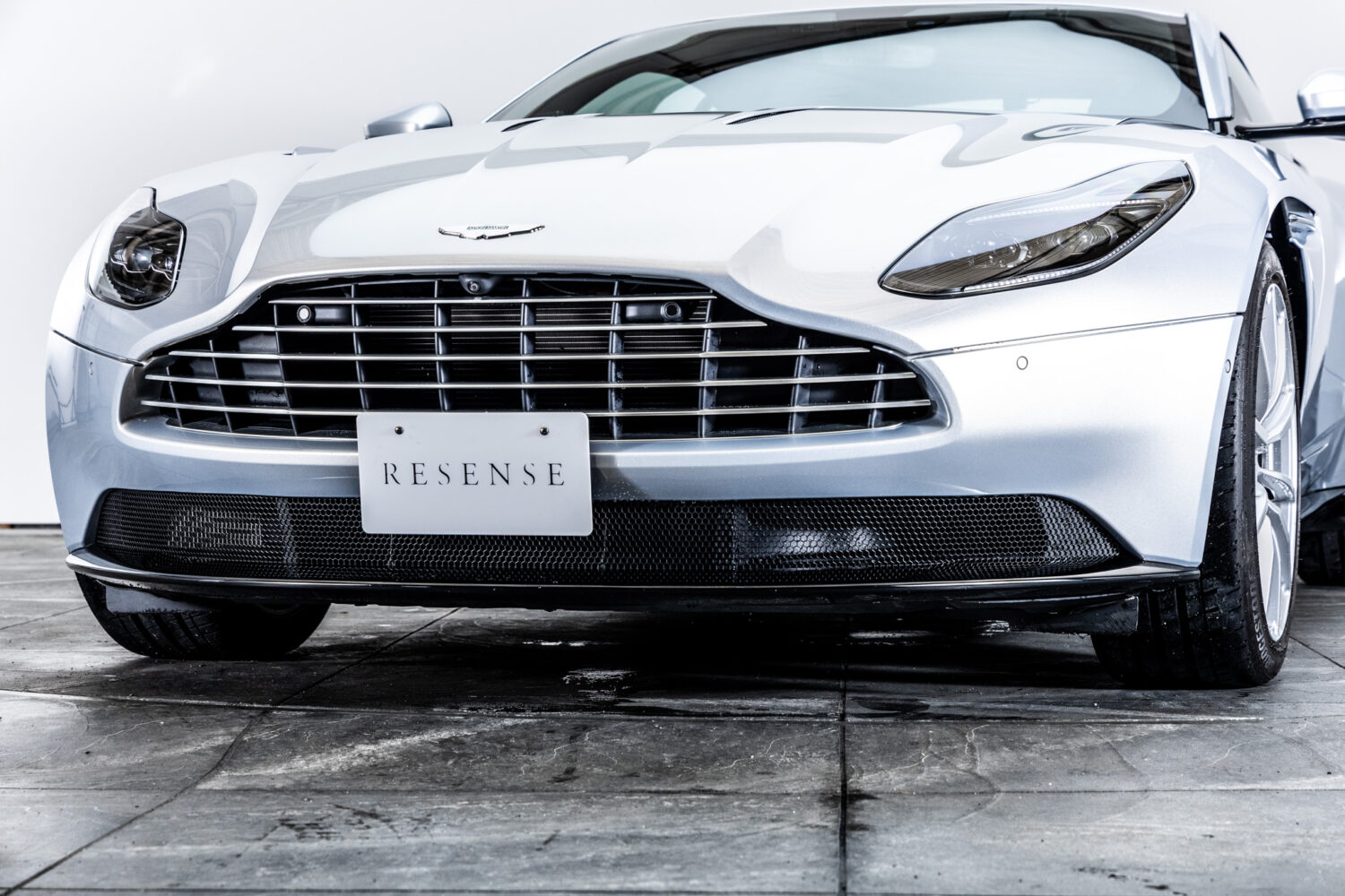 DB11 AMR