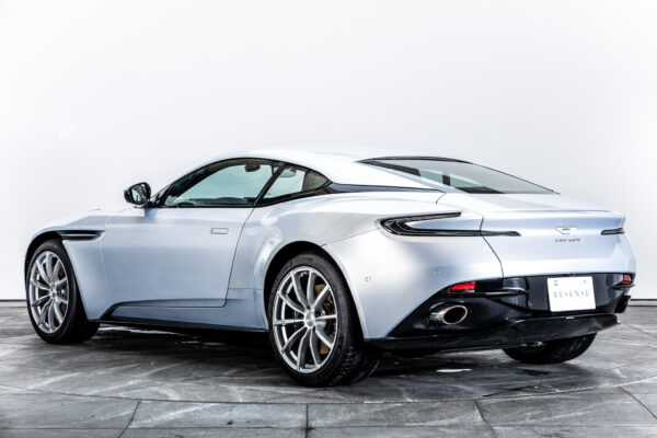 DB11 AMR