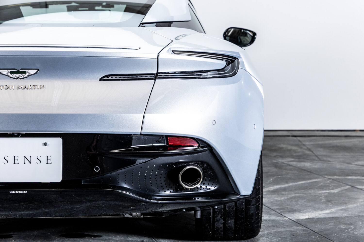 DB11 AMR