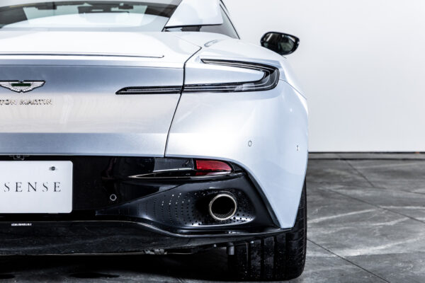 DB11 AMR