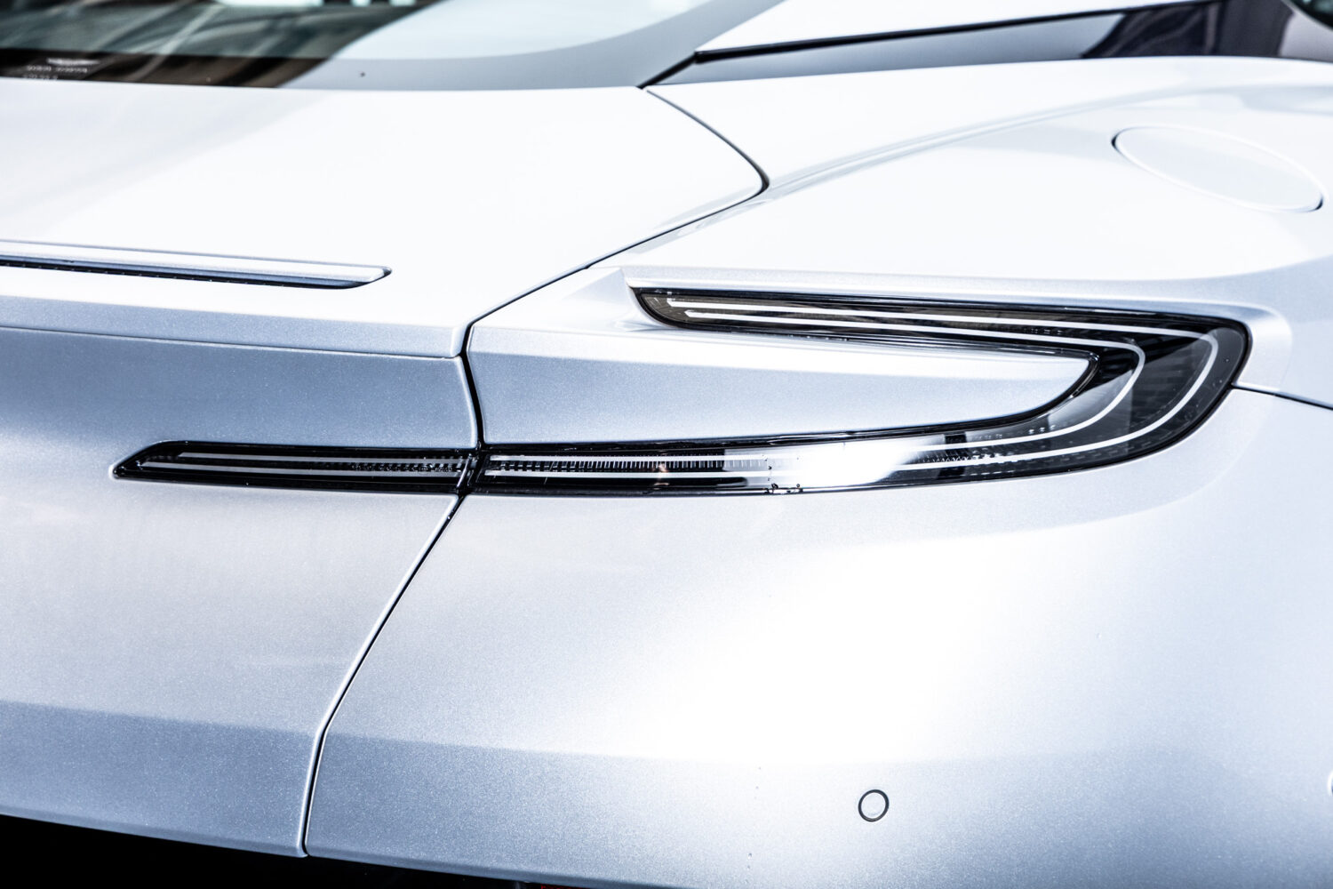 DB11 AMR