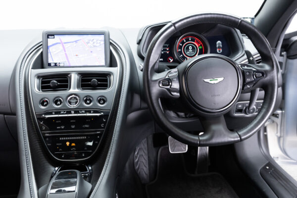 DB11 AMR