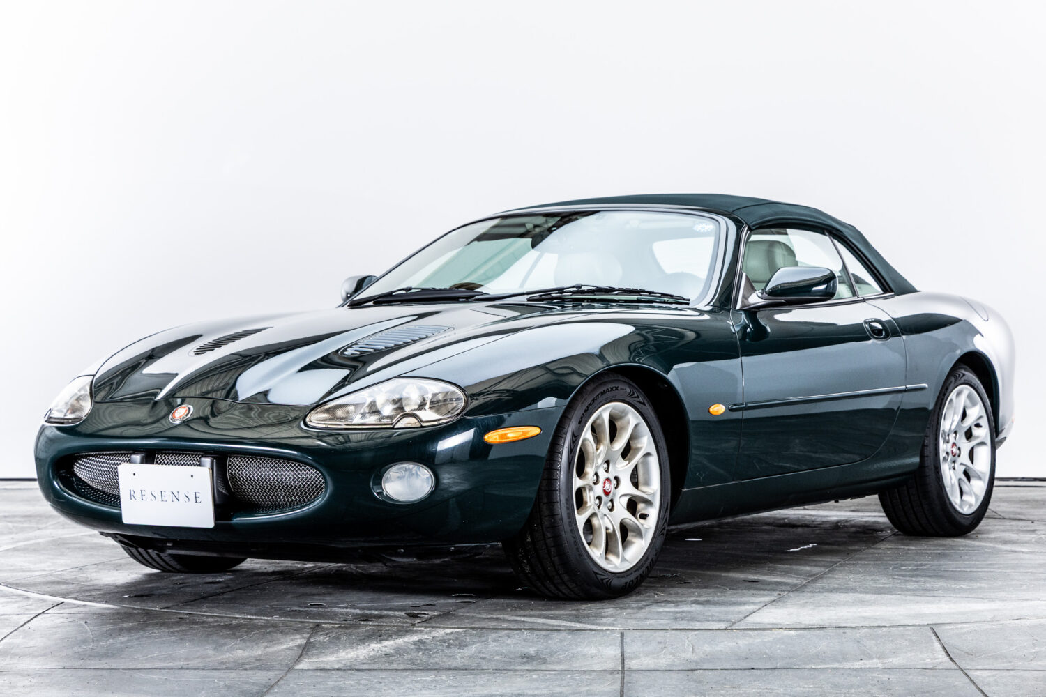XKコンバーチブル XKR