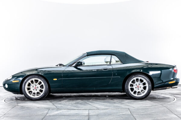 XKコンバーチブル XKR