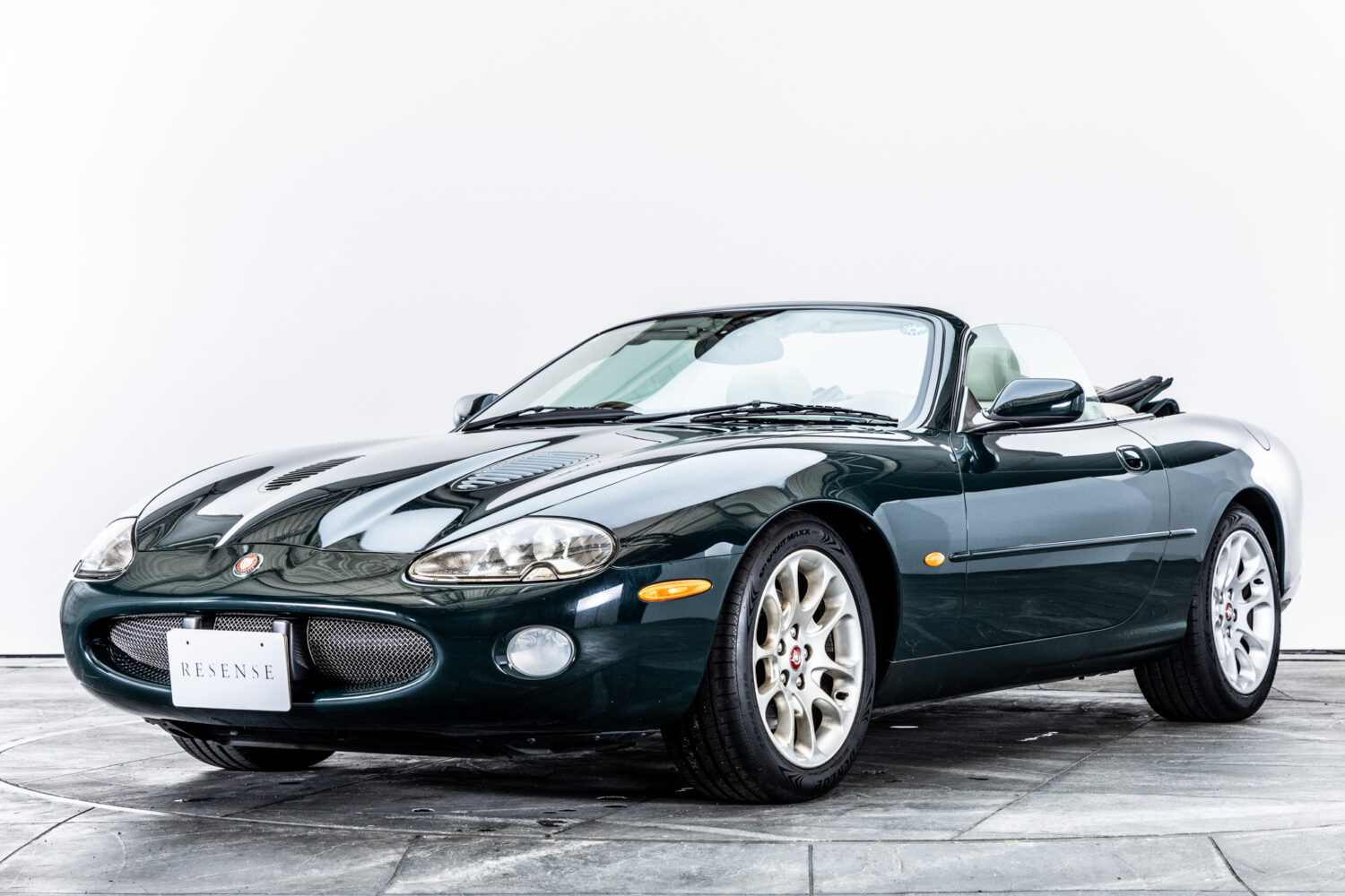 XKコンバーチブル XKR