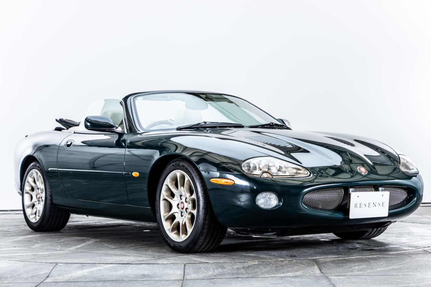 XKコンバーチブル XKR