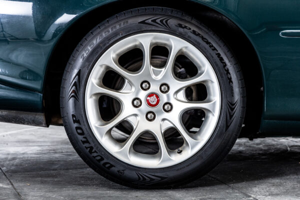 XKコンバーチブル XKR