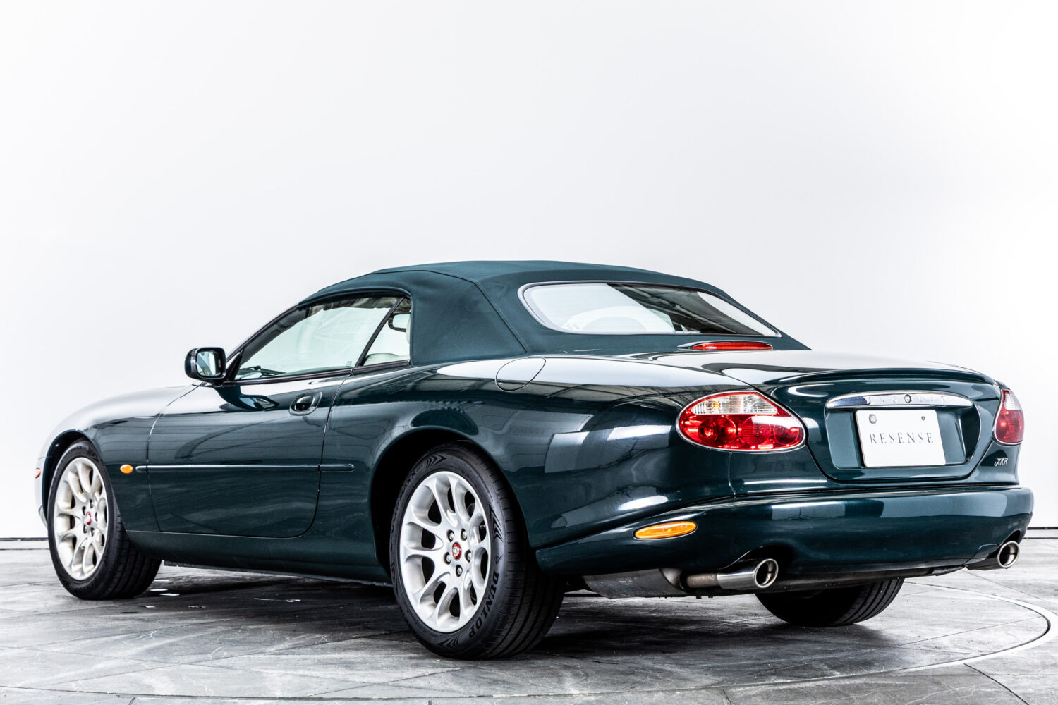 XKコンバーチブル XKR