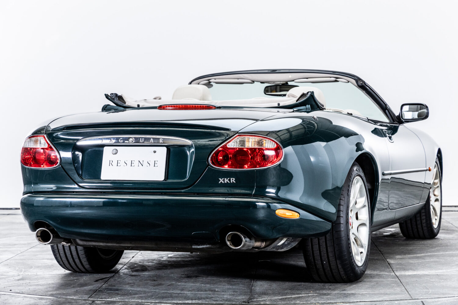 XKコンバーチブル XKR