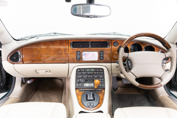 XKコンバーチブル XKR