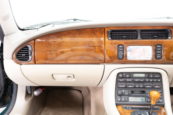 XKコンバーチブル XKR
