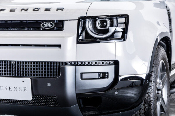 ディフェンダー 110 XダイナミックSE 2.0L P300 4WD