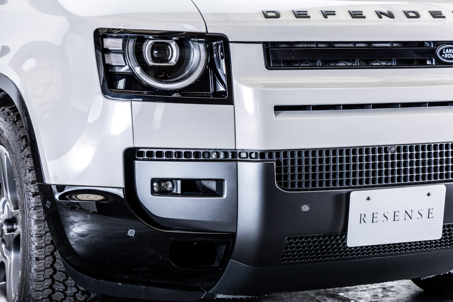 ディフェンダー 110 XダイナミックSE 2.0L P300 4WD