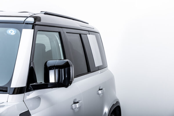 ディフェンダー 110 XダイナミックSE 2.0L P300 4WD