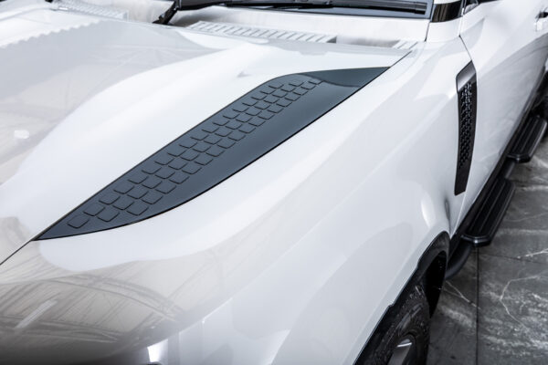 ディフェンダー 110 XダイナミックSE 2.0L P300 4WD