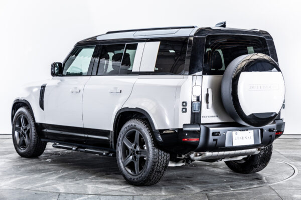 ディフェンダー 110 XダイナミックSE 2.0L P300 4WD
