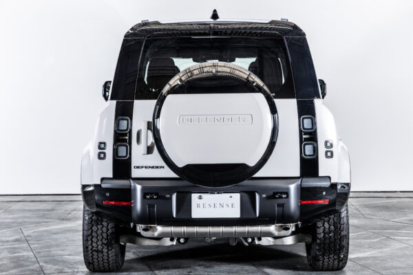 ディフェンダー 110 XダイナミックSE 2.0L P300 4WD
