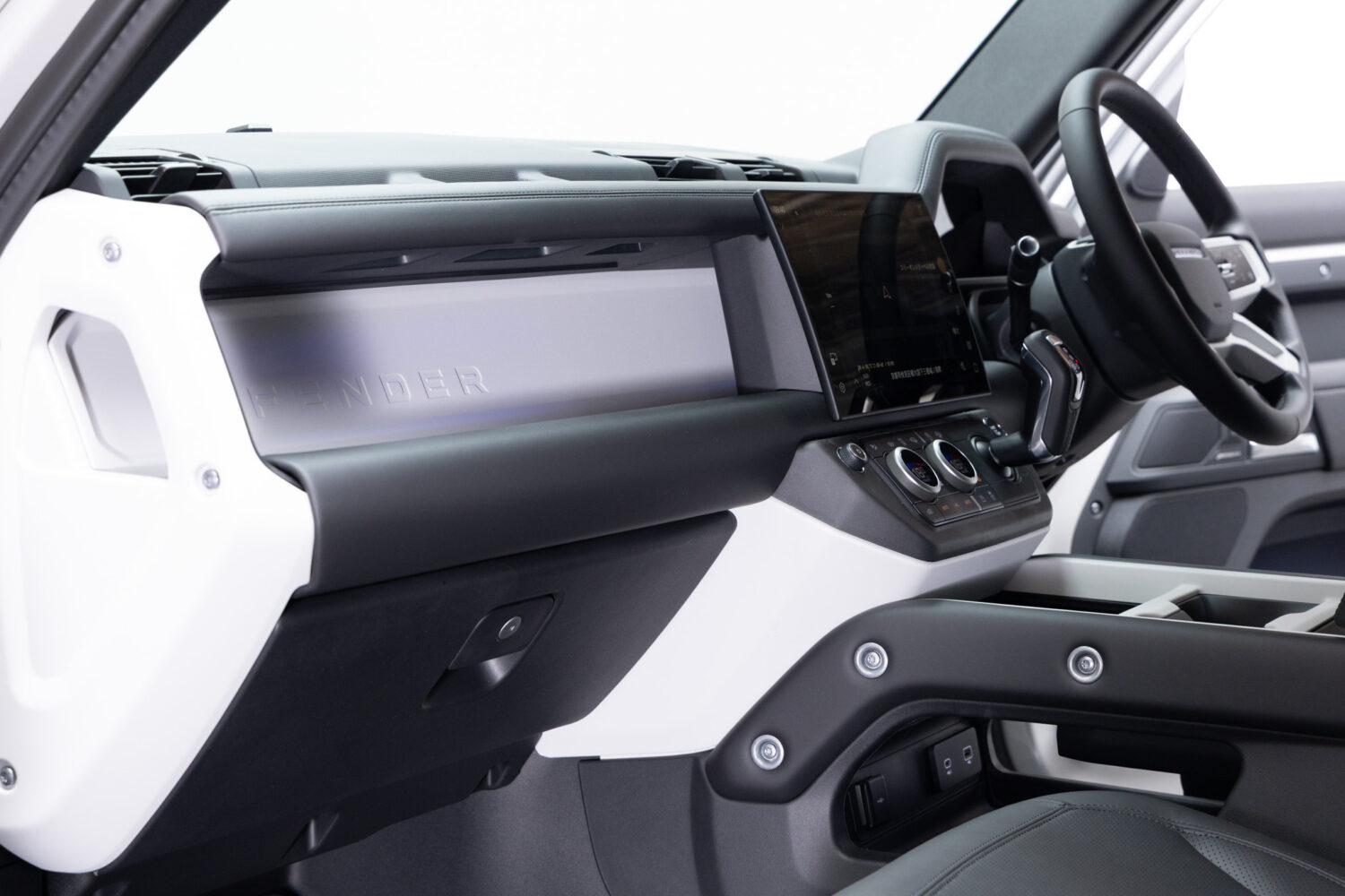 ディフェンダー 110 XダイナミックSE 2.0L P300 4WD