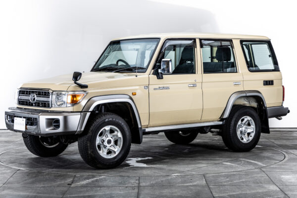 ランドクルーザー70 5ドア 4.0 4WD