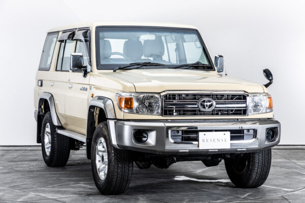 ランドクルーザー70 5ドア 4.0 4WD