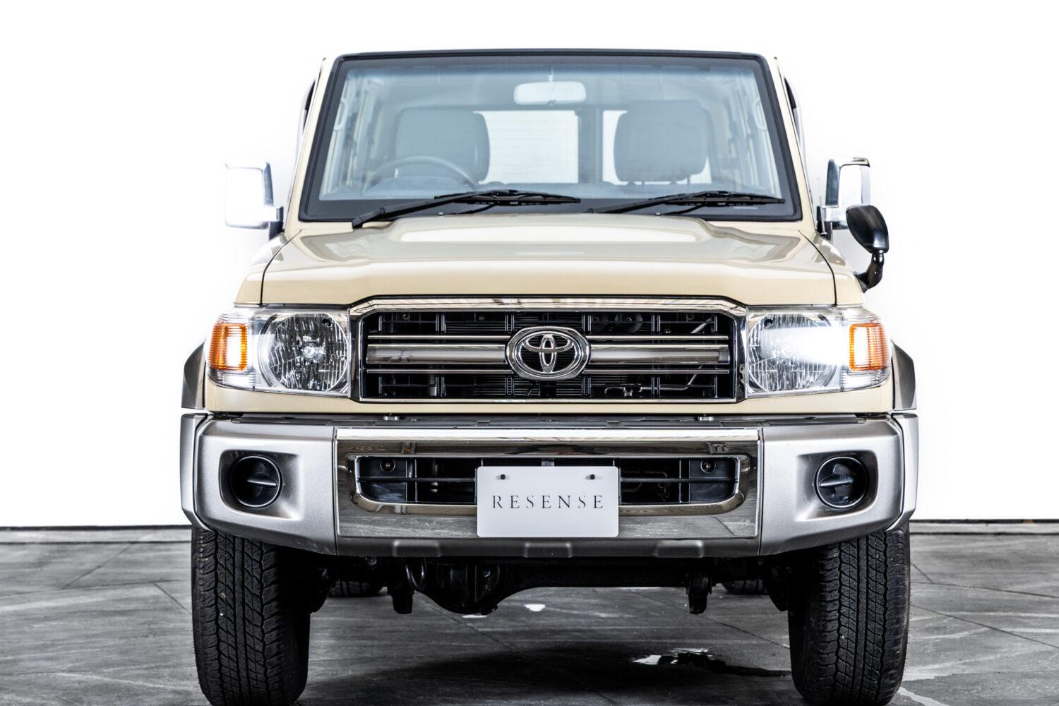 ランドクルーザー70 5ドア 4.0 4WD