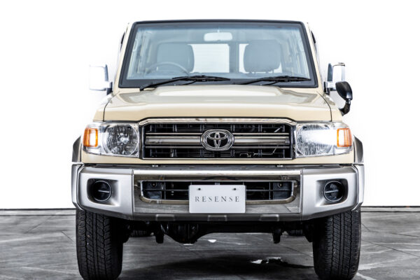 ランドクルーザー70 5ドア 4.0 4WD