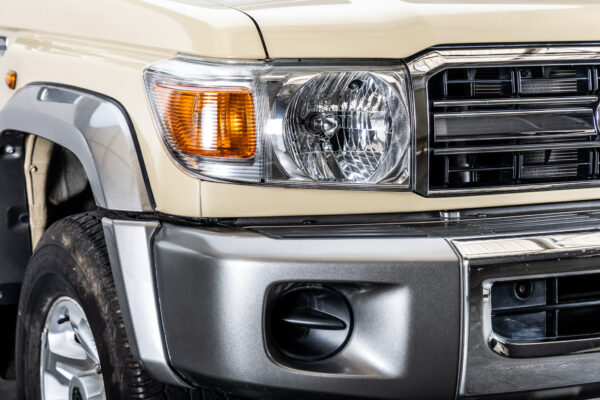 ランドクルーザー70 5ドア 4.0 4WD