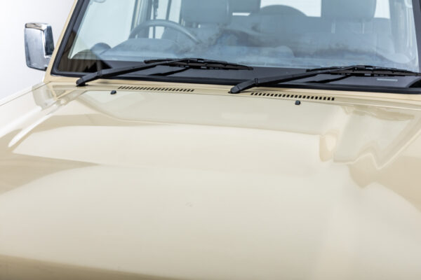 ランドクルーザー70 5ドア 4.0 4WD