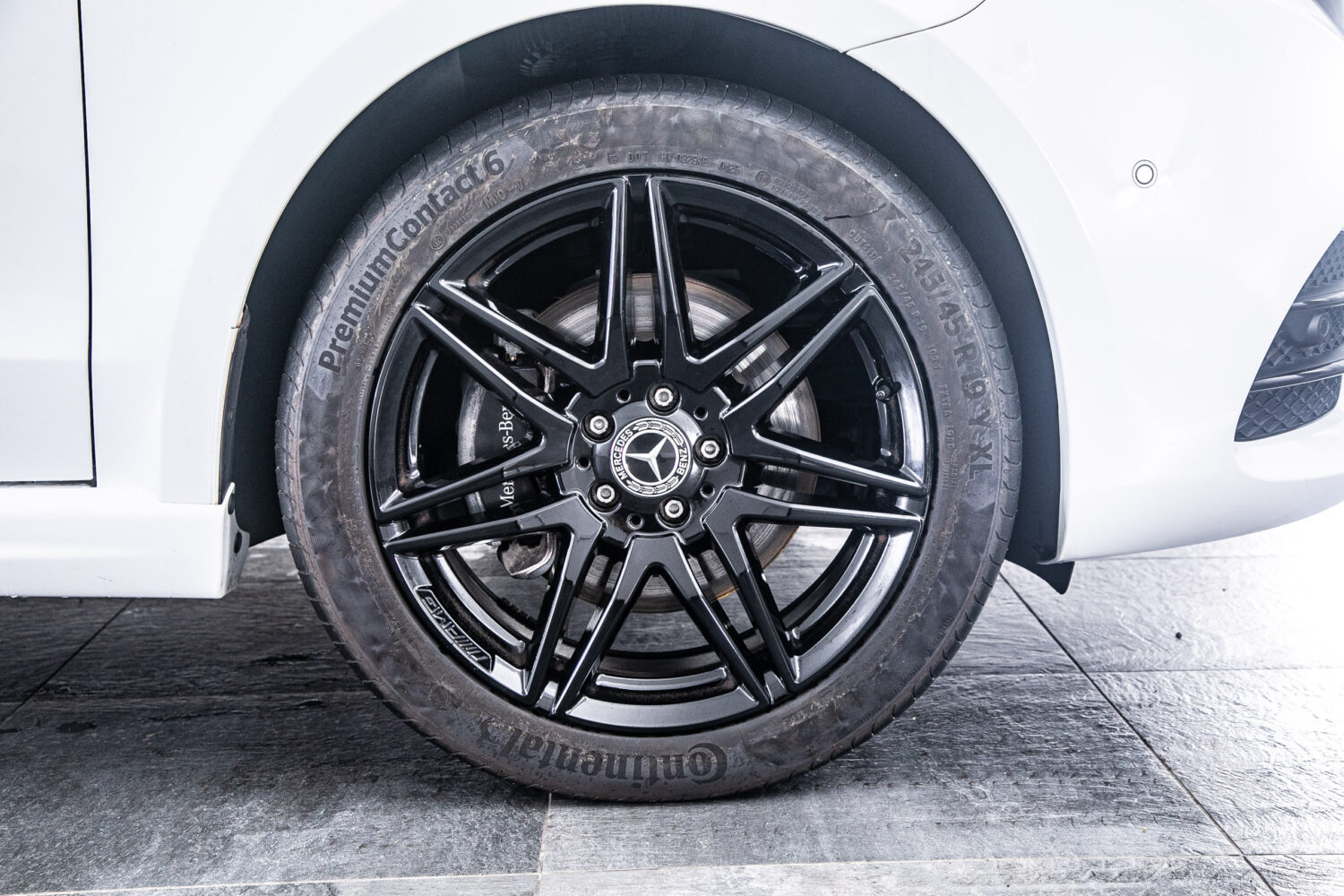 V220d アバンギャルド エクストラロング ブラックスイート