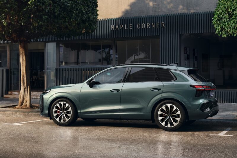 フルモデルチェンジ アウディQ3シリーズ マットやローンチエディションも登場