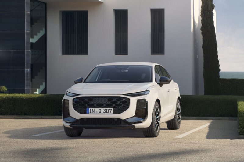 フルモデルチェンジ　アウディQ3シリーズ　マットやローンチエディションも登場