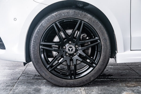 V220d アバンギャルド エクストラロング ブラックスイート