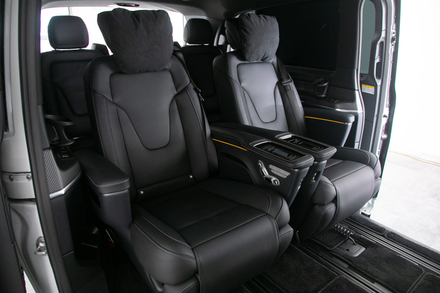 V220d アバンギャルド エクストラロング ブラックスイート