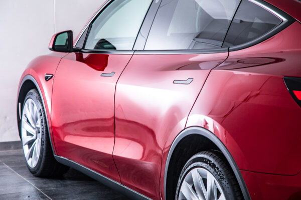 モデルY LAUNCH SERIES デュアルモーター AWD ロングレンジ 4WD