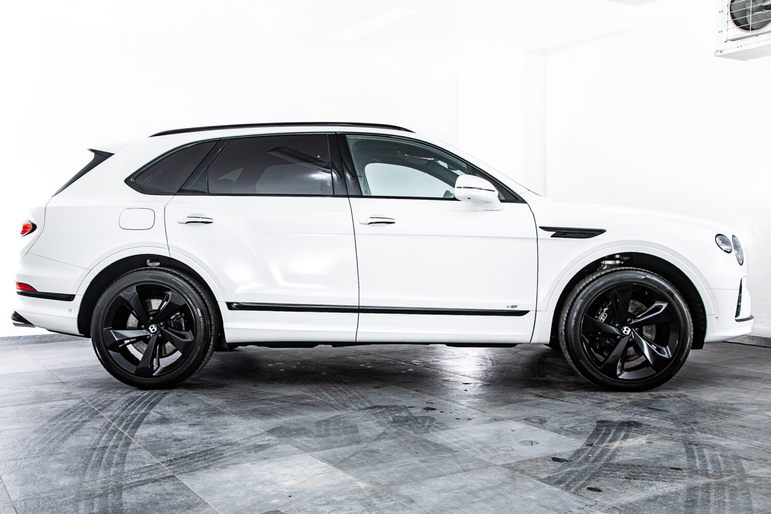 ベンテイガ V8 4WD