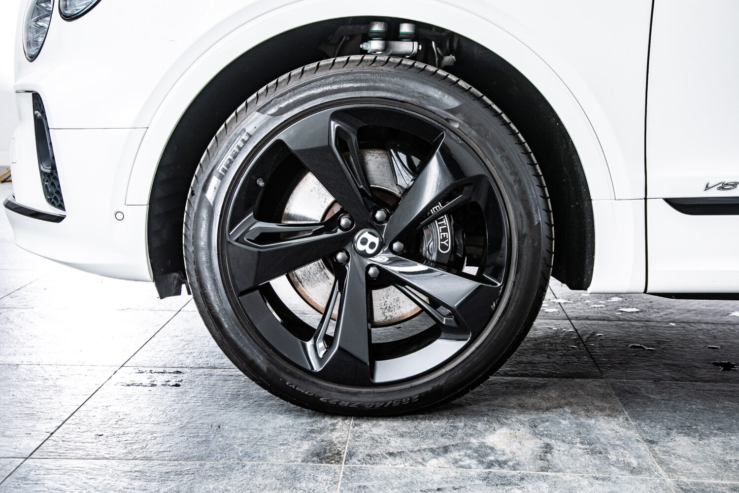 ベンテイガ V8 4WD