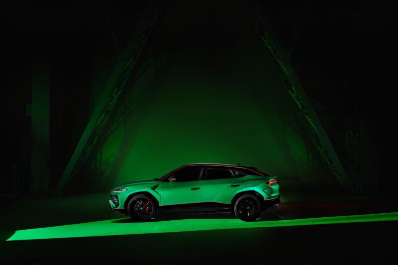 最も​特別な​スーパーSUV　ランボルギーニ・ウルスSE テットネロ・カプセル