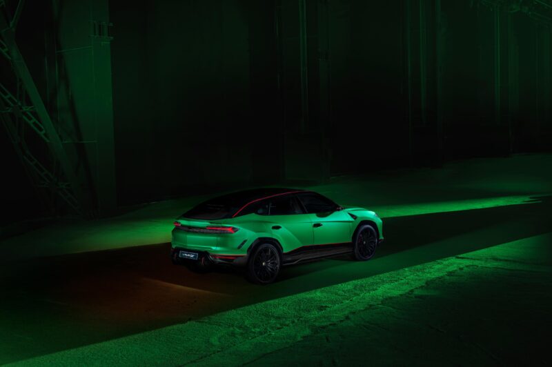 最も​特別な​スーパーSUV　ランボルギーニ・ウルスSE テットネロ・カプセル