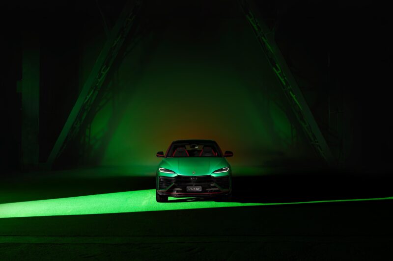 最も​特別な​スーパーSUV　ランボルギーニ・ウルスSE テットネロ・カプセル