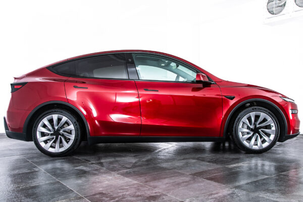 モデルY LAUNCH SERIES デュアルモーター AWD ロングレンジ 4WD